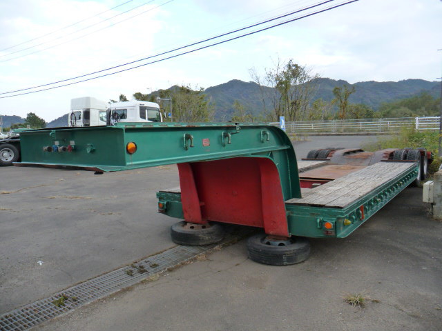 中古トラック販売 8輪重機運搬用トレーラー E507