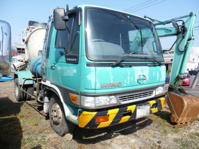 中古トラック販売 生コン車 F000